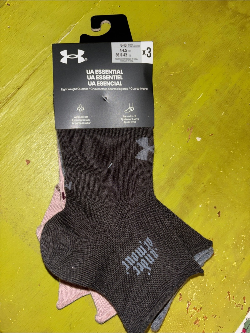 Under Armour Women's Lightweight Quarter Socks - Black & Pink (3-Pack)